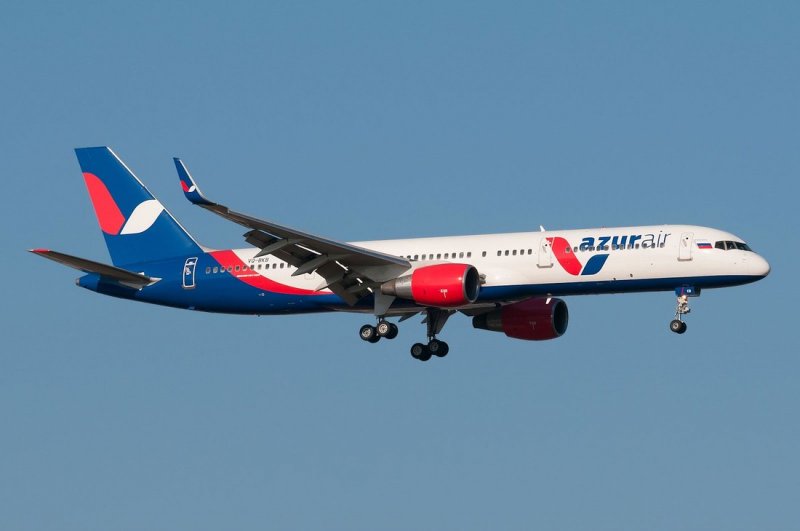 Авиакомпания Азур Эйр Боинг 757-200