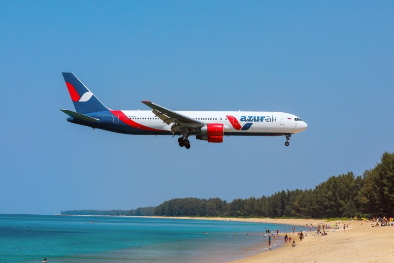 777-300 Azur Air