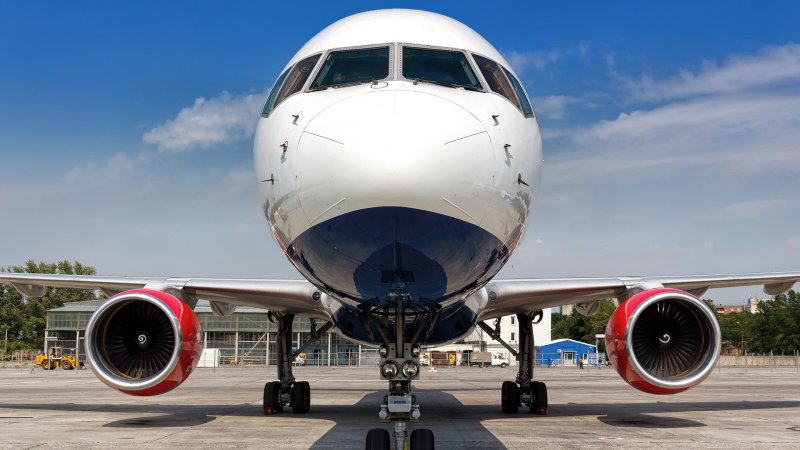 В 757 самолет Азур