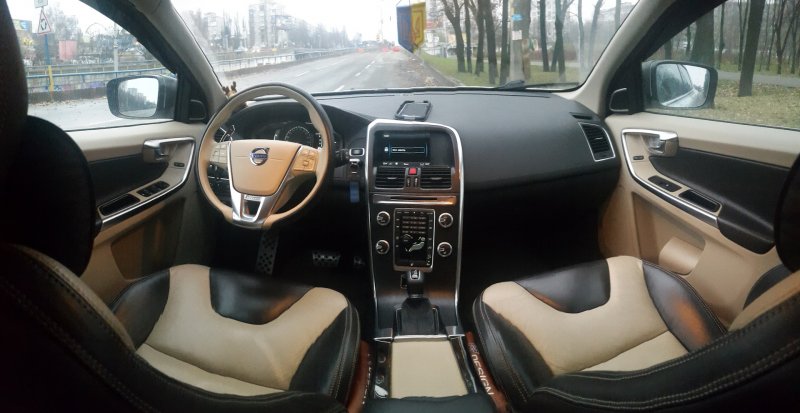 Volvo XC 60 бежевый салон