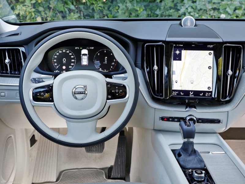 Вольво xc60 новая салон