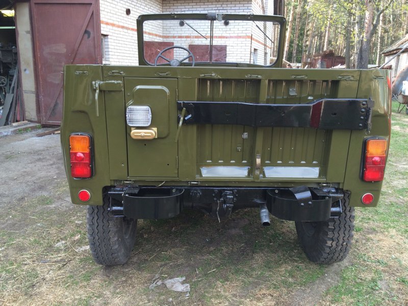 УАЗ 469 вид сзади