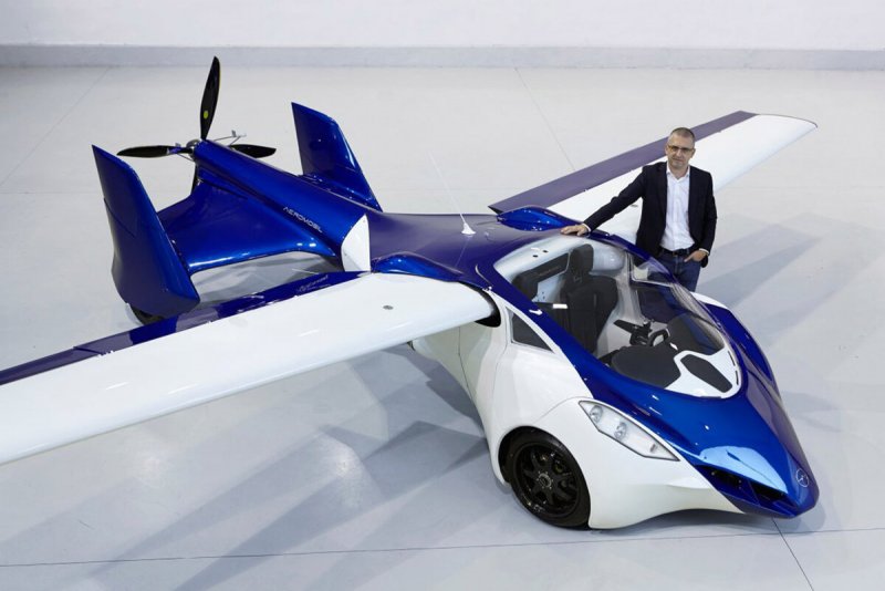 Летающий автомобиль AEROMOBIL