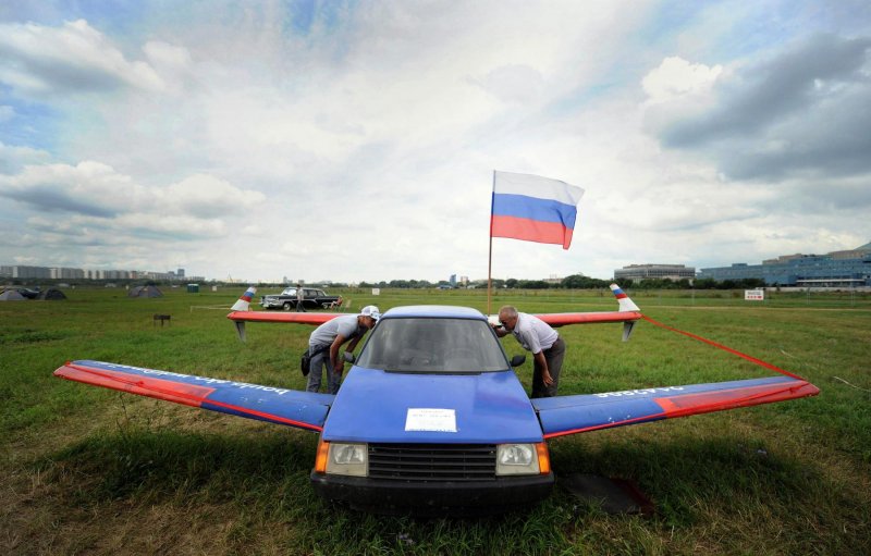 Автомобиль из самолета