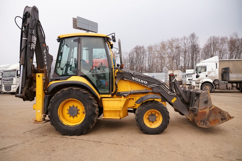 Экскаватор-погрузчик Volvo bl61b