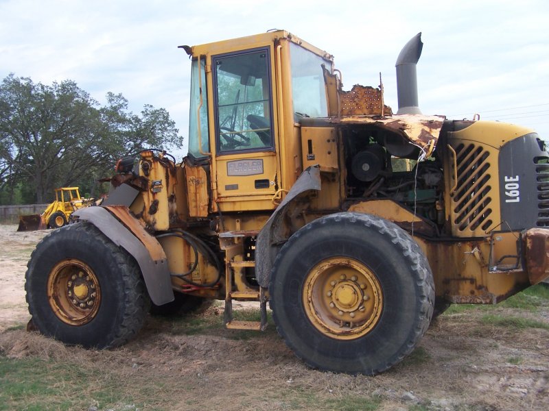 Трактор Volvo l120e