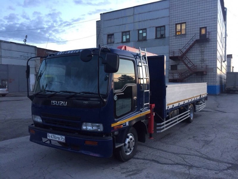 Isuzu forward кабина