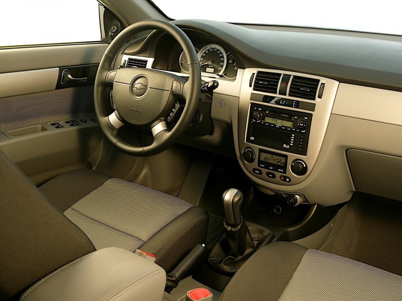 Chevrolet Lacetti 1.8 салон
