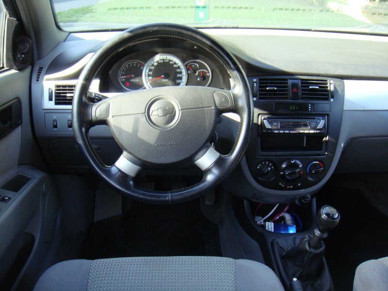 Chevrolet Lacetti универсал салон
