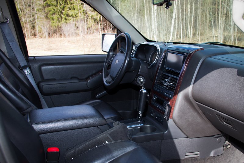 Ford Explorer 4 салон