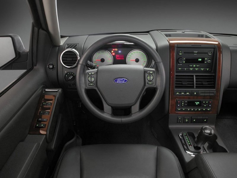 Ford Explorer 4 поколения салон