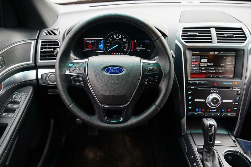Ford Explorer 2015 салон
