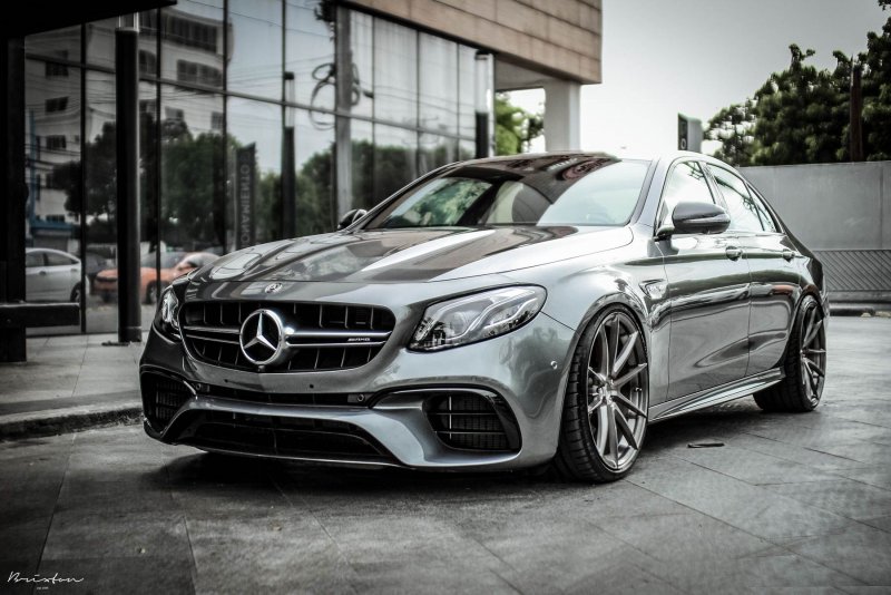 Mercedes Benz e63s AMG