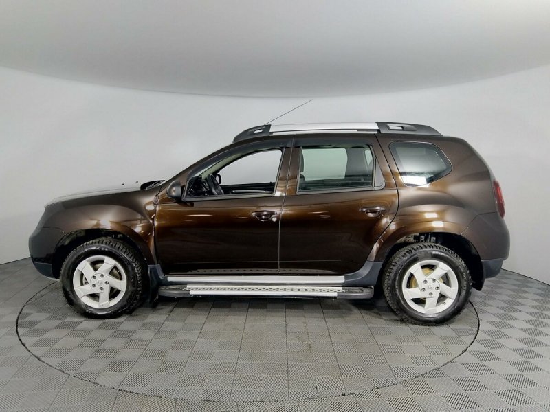 Renault Duster коричневый металлик