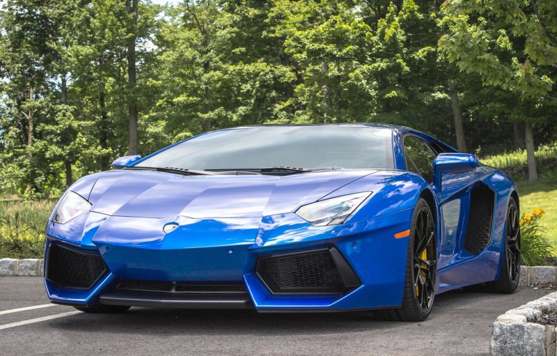 Lamborghini Aventador Лазурный