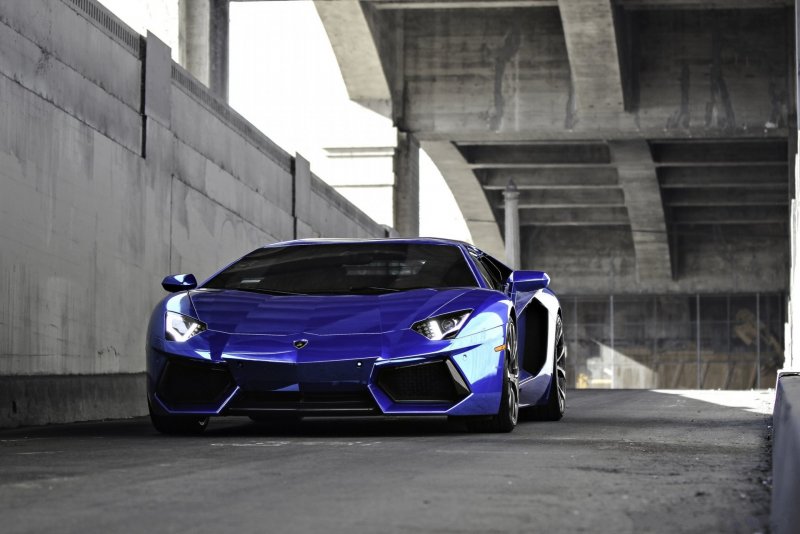 Ламборгини Aventador Blue