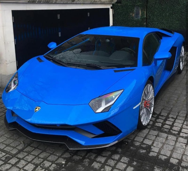 Lamborghini Aventador s синий