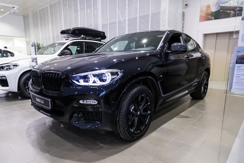 BMW x4 Black Carbon