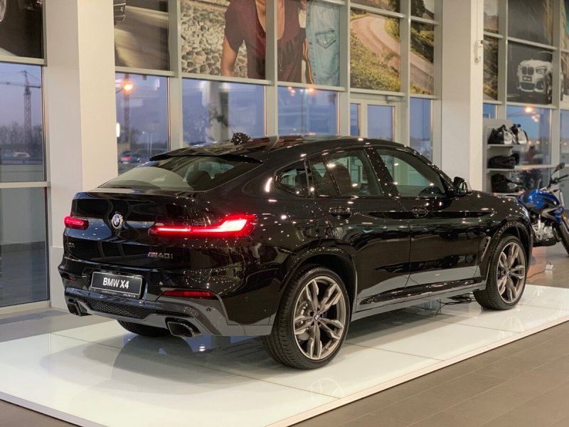 BMW x4 m черный карбон