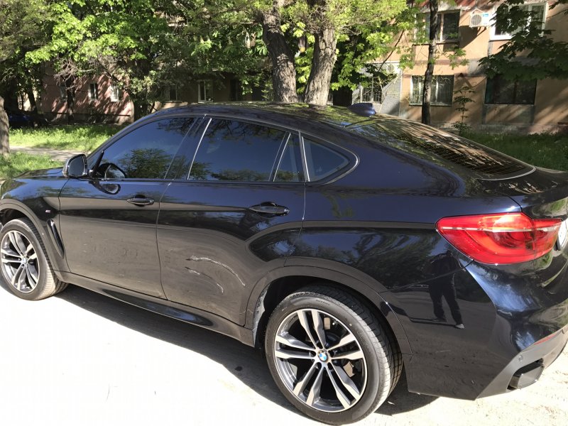 BMW x4 черный сапфир