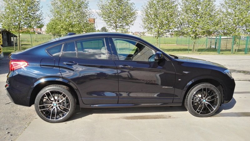 BMW x4 40d черный