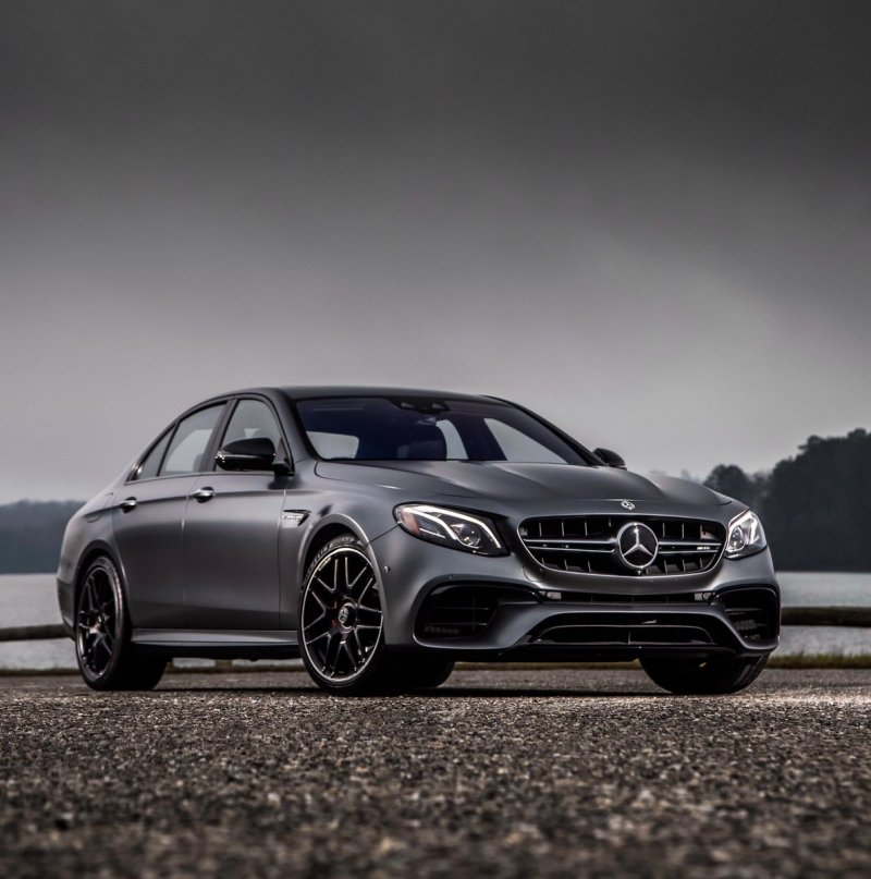 Mercedes Benz e63s AMG