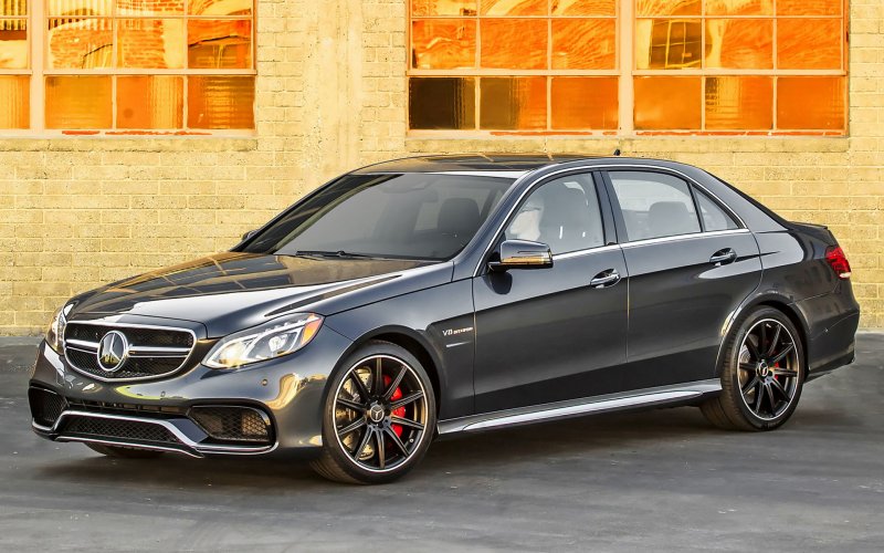Мерседес Бенц е 63 AMG