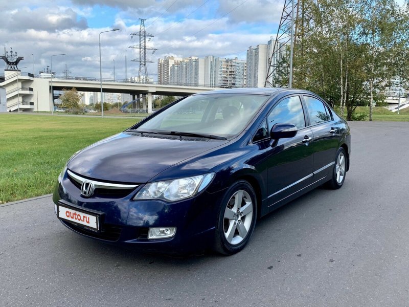 Honda Civic 8 поколение
