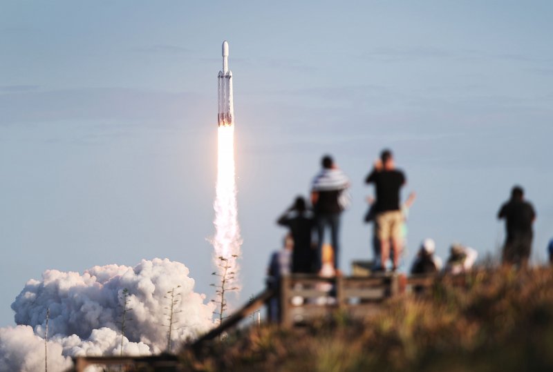 Взлет ракеты SPACEX