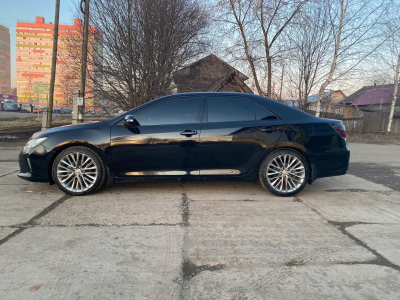Toyota Camry 70 r20