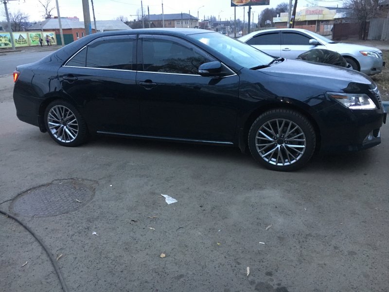 Toyota Camry v55 r19