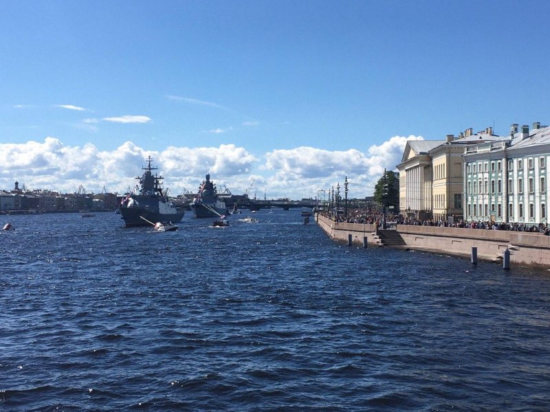 Петербург 19 век парад кораблей на Неве