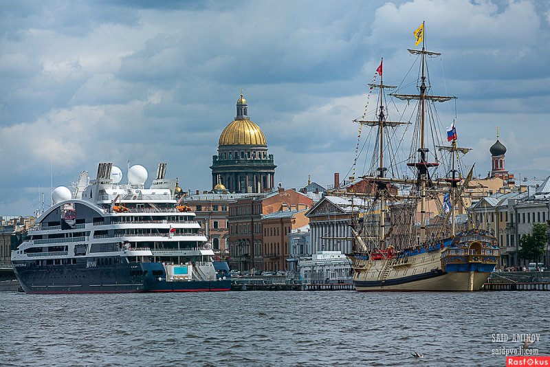 Парусник на Неве Санкт-Петербург