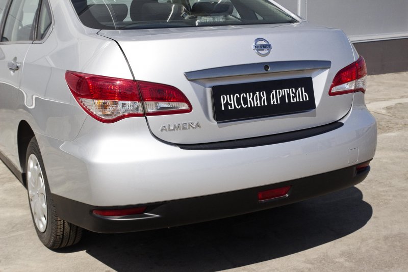 Nissan Almera 2014 сзади
