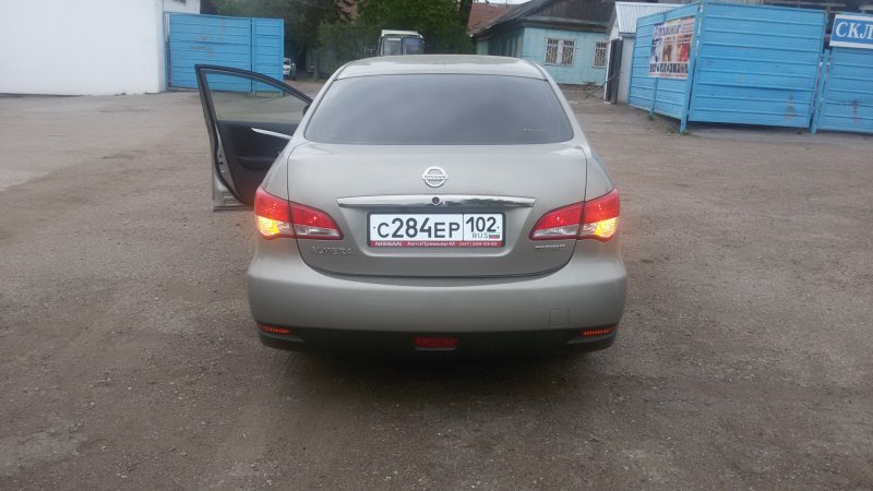 Nissan Almera g15 сзади