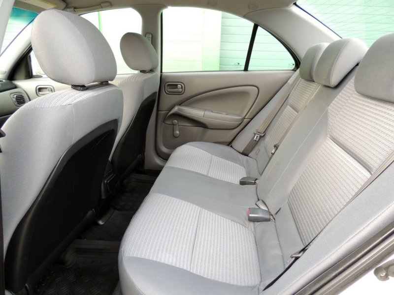 Nissan Almera Classic салон сзади