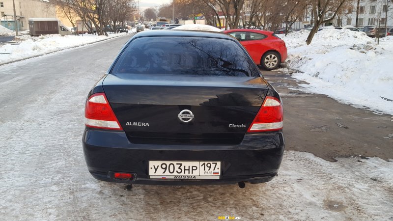 Nissan Almera 2006 сзади
