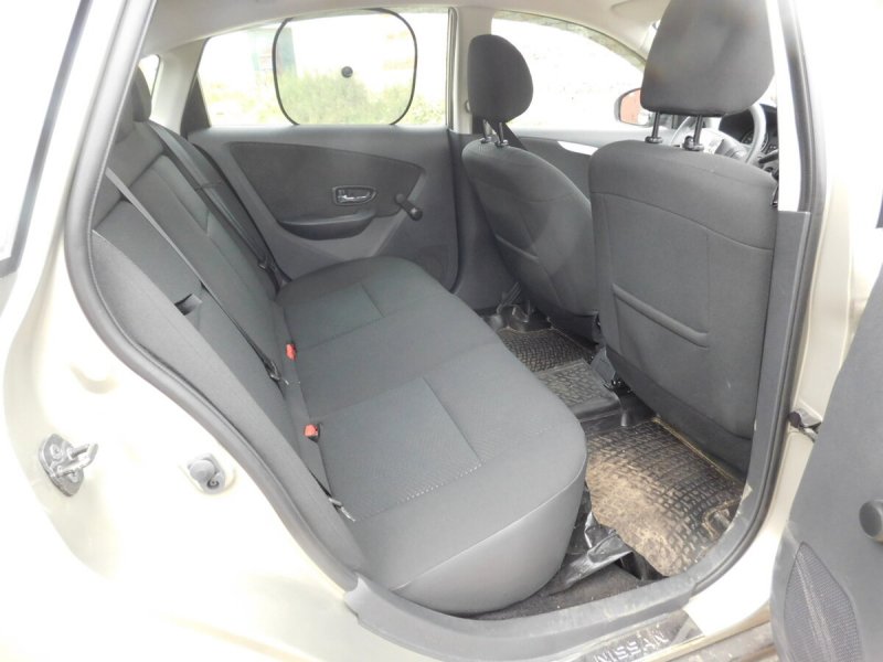 Nissan Almera 2015 задний ряд