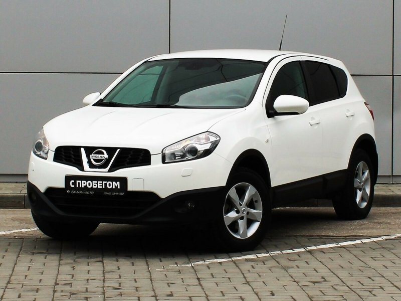 Nissan Qashqai+2 2012 белый