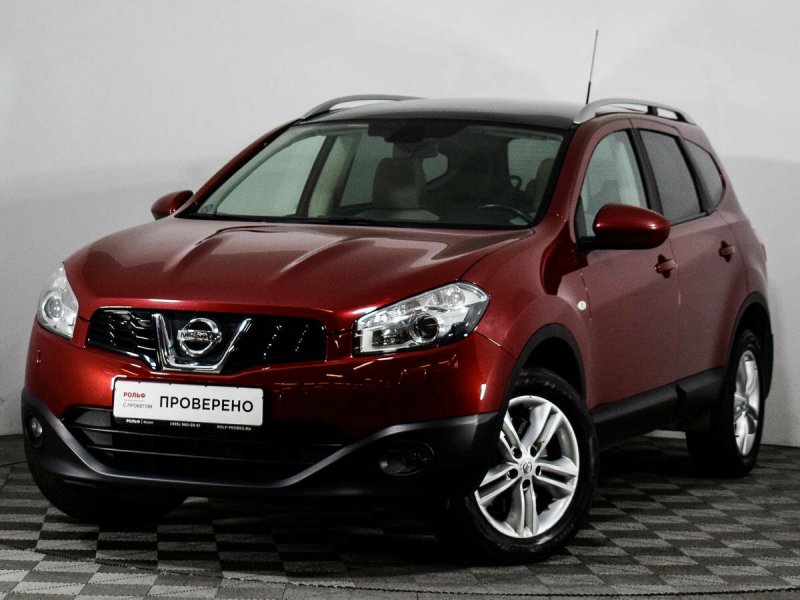 Nissan Qashqai Red