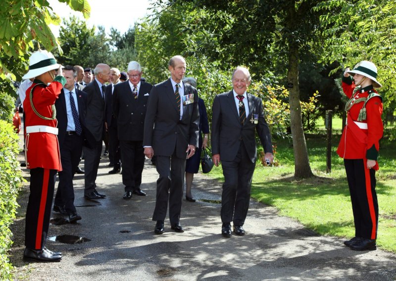Георг 5 в форме