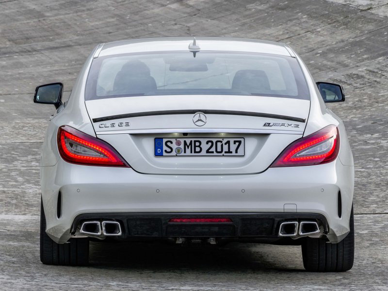 Mercedes Benz CLS сзади