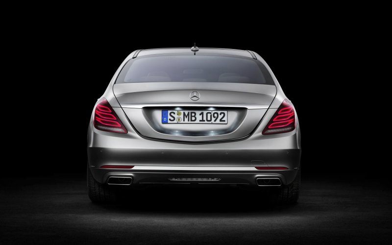 Mercedes Benz w222 сзади