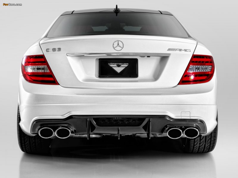 Mercedes Benz c63 AMG сзади