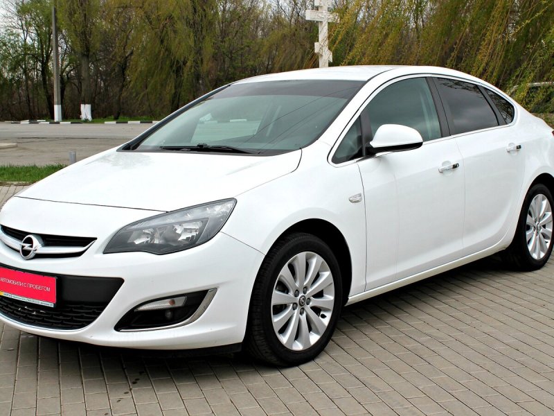 Opel Astra j 2013 седан