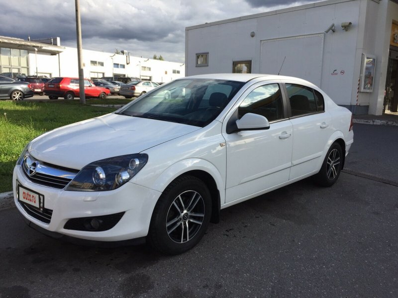 Opel Astra j 2013 седан