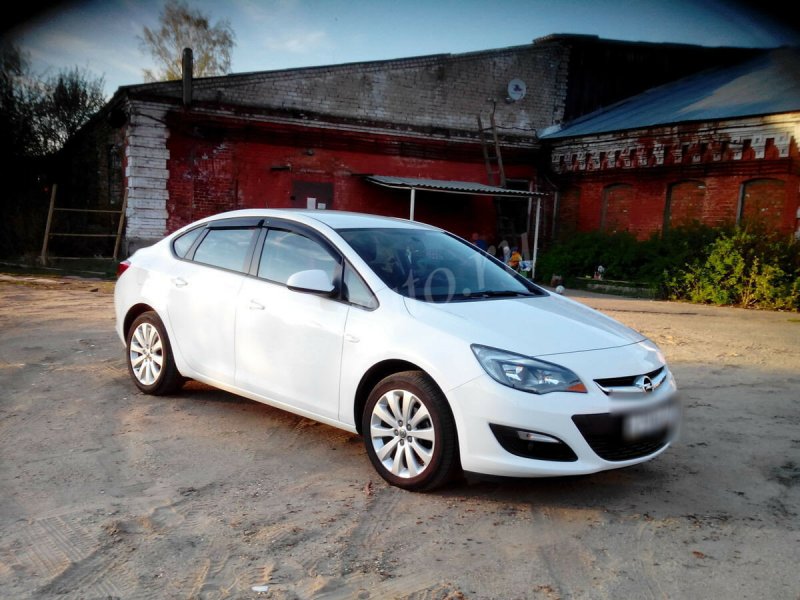 Opel Astra h 2008 седан