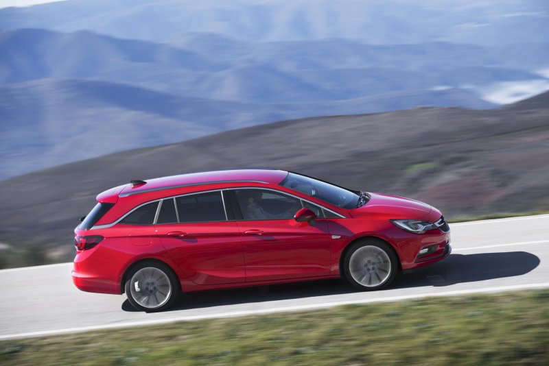 Opel Astra Sports Tourer 2014