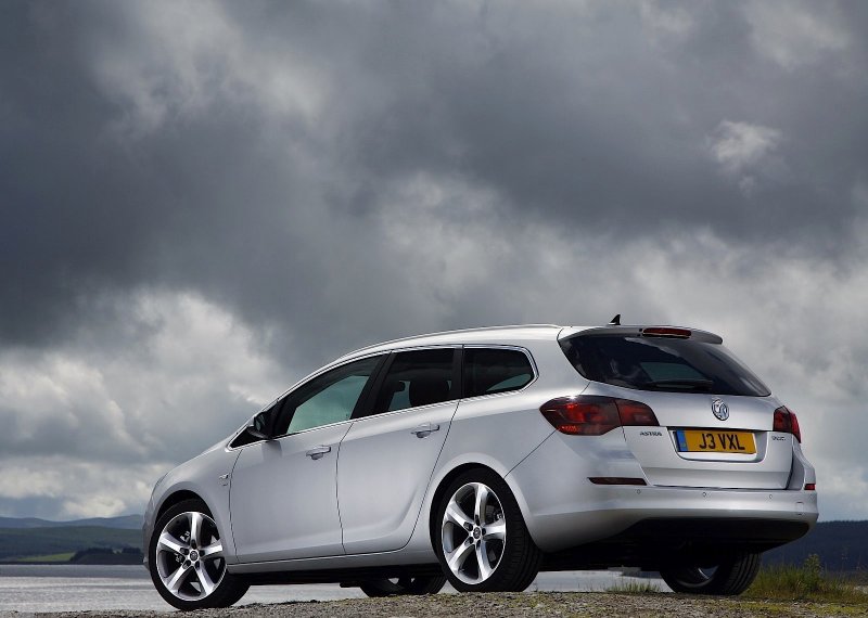 Опель Астра Sports Tourer 2012