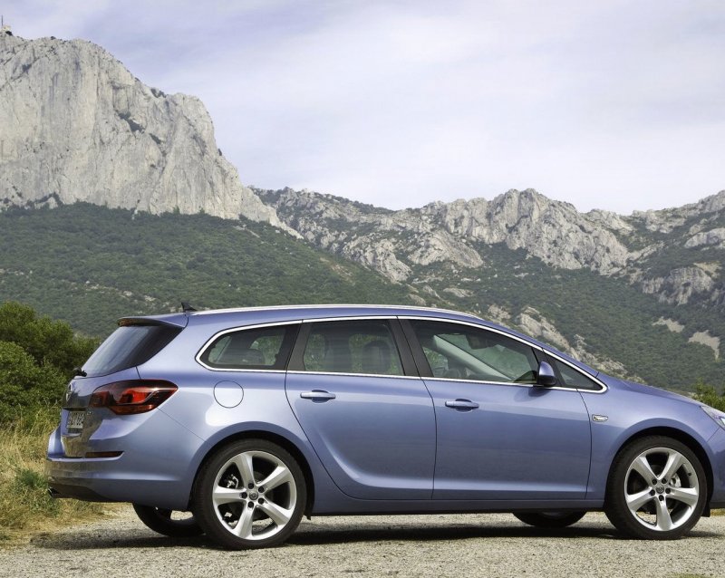 Opel Astra Sports Tourer, 2012 г.в